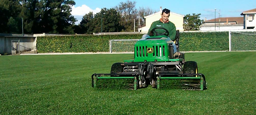 manutenzione campo calcio cagliari